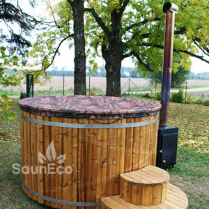 Luxurious hot tub from Sauneco