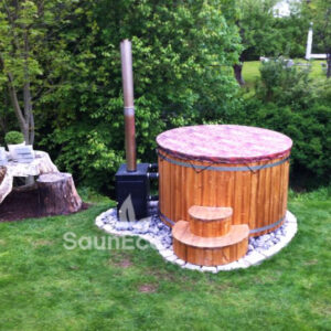 Luxurious hot tub from Sauneco