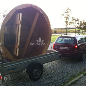 Larch wooden hot tub from Sauneco