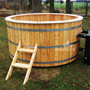 Large wooden hot tub from Sauneco