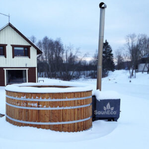 Large wooden hot tub from Sauneco