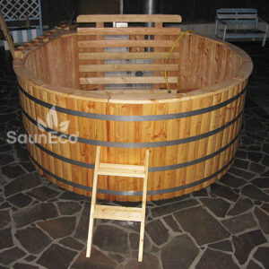 Large spacious hot tub from Sauneco