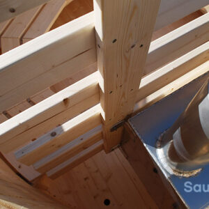 Large spruce wooden hot tub from Sauneco
