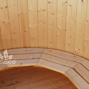 Large spruce wooden hot tub from Sauneco