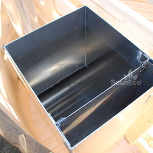 Large spruce wooden hot tub from Sauneco