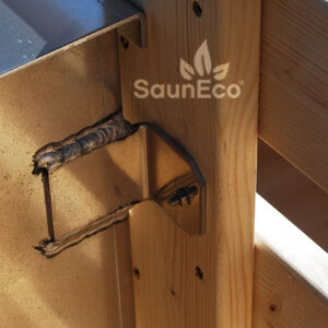 Large spruce wooden hot tub from Sauneco