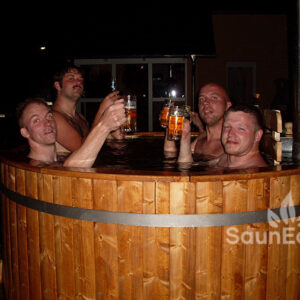 Wooden Hot Tub Bath Barrel from Sauneco