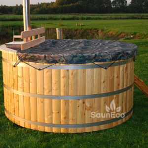 Wooden Hot Tub Bath Barrel from Sauneco